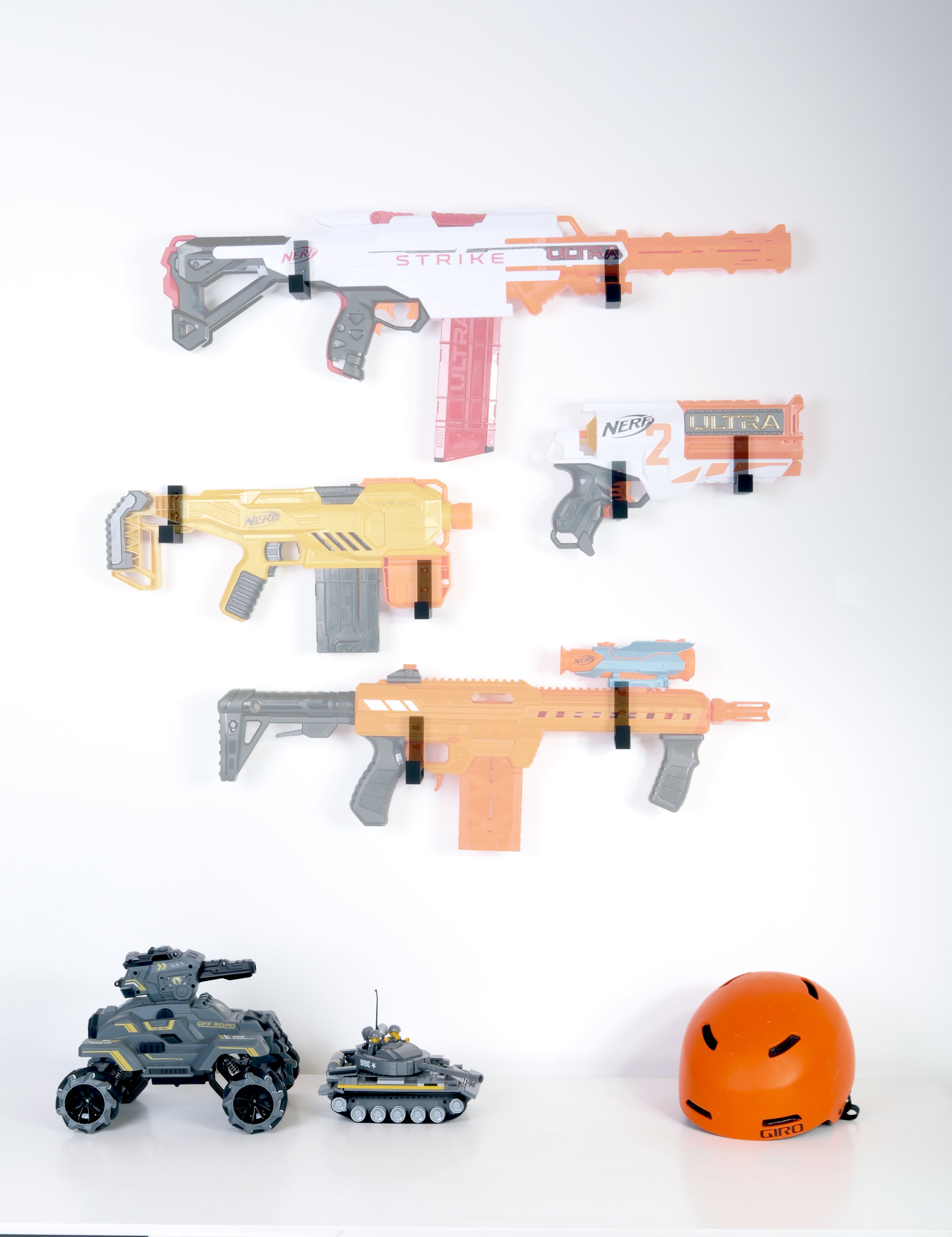P1001045-guns_stuff_whitewall-Ghost.jpg